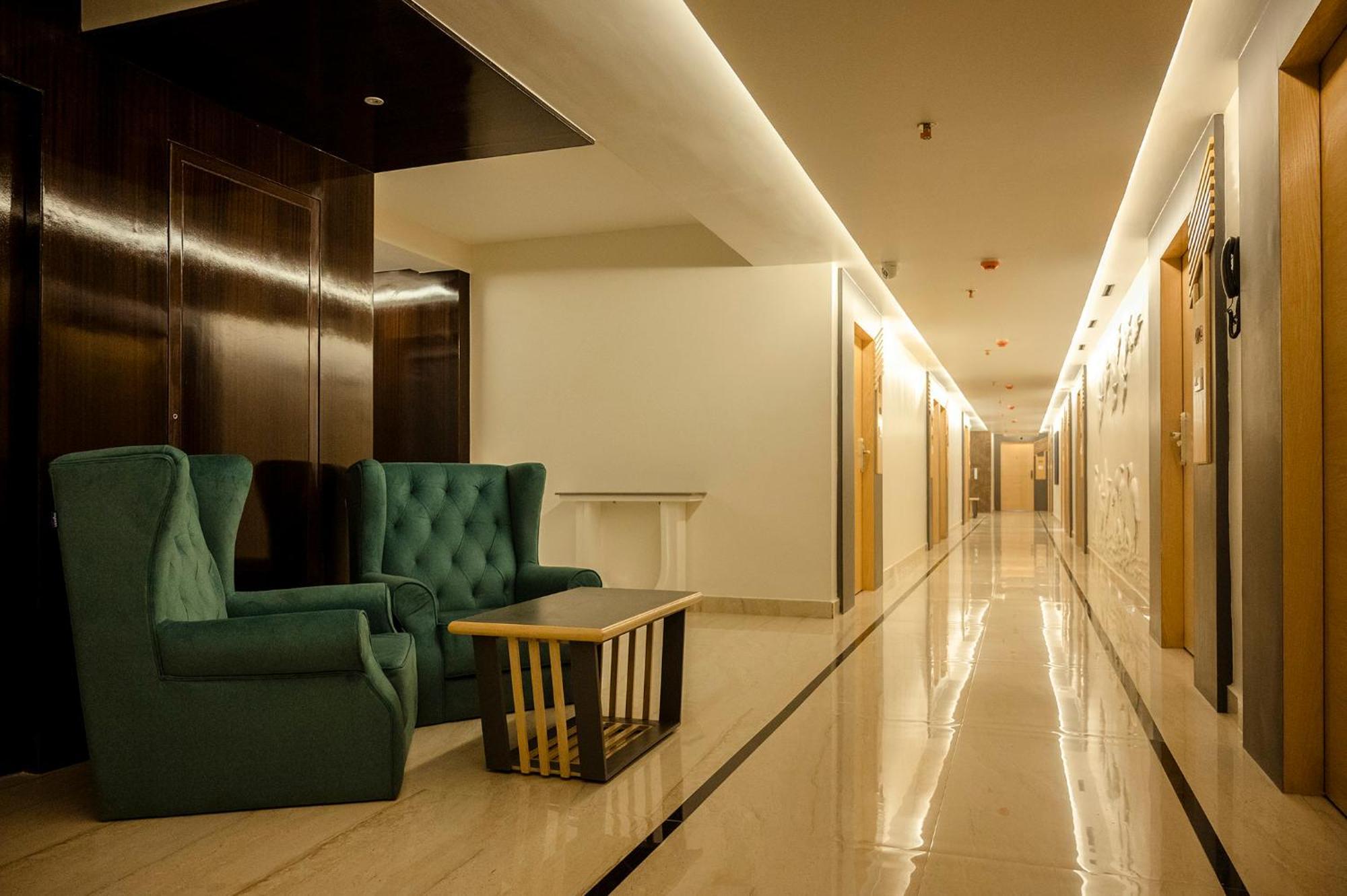 Hotel Lake View Baharampur Buitenkant foto