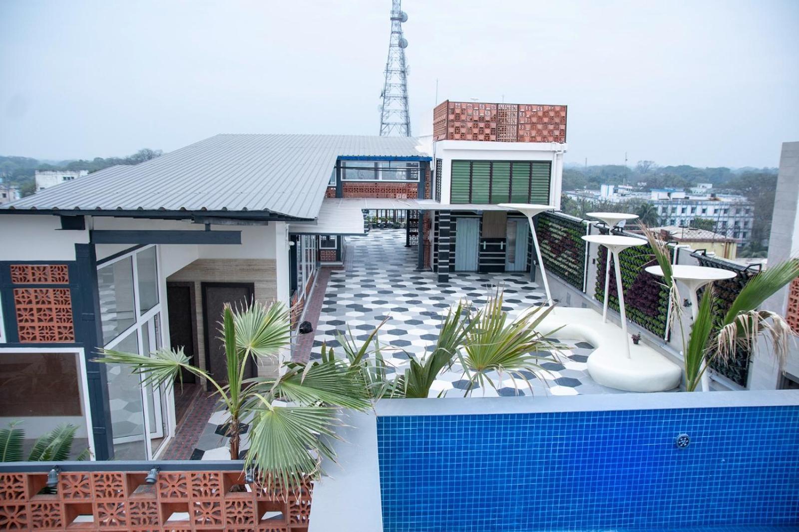 Hotel Lake View Baharampur Buitenkant foto