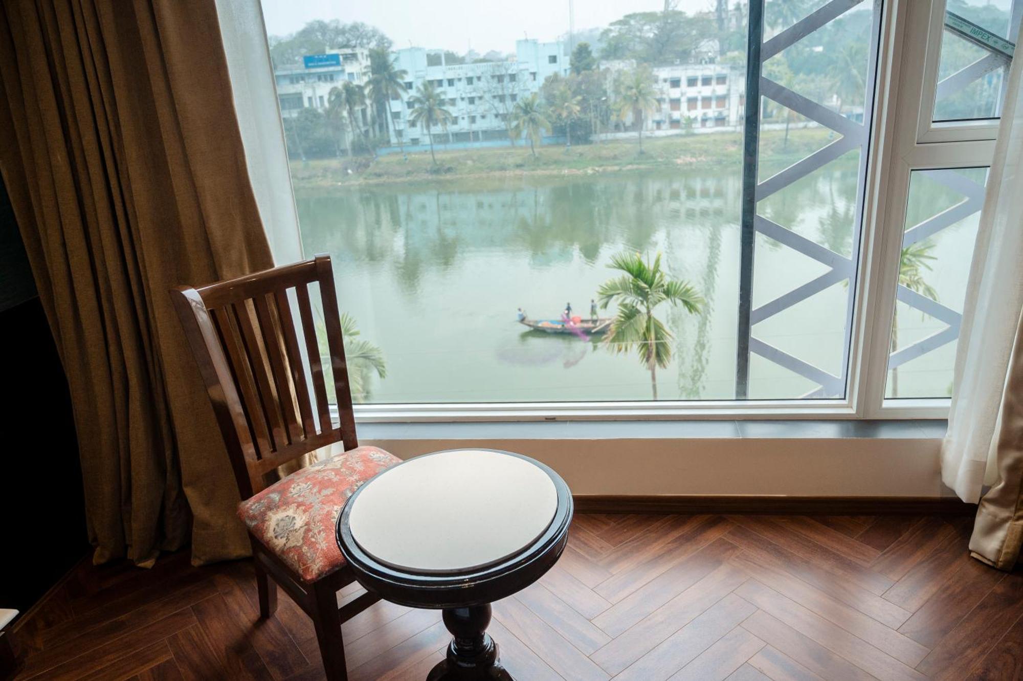 Hotel Lake View Baharampur Buitenkant foto