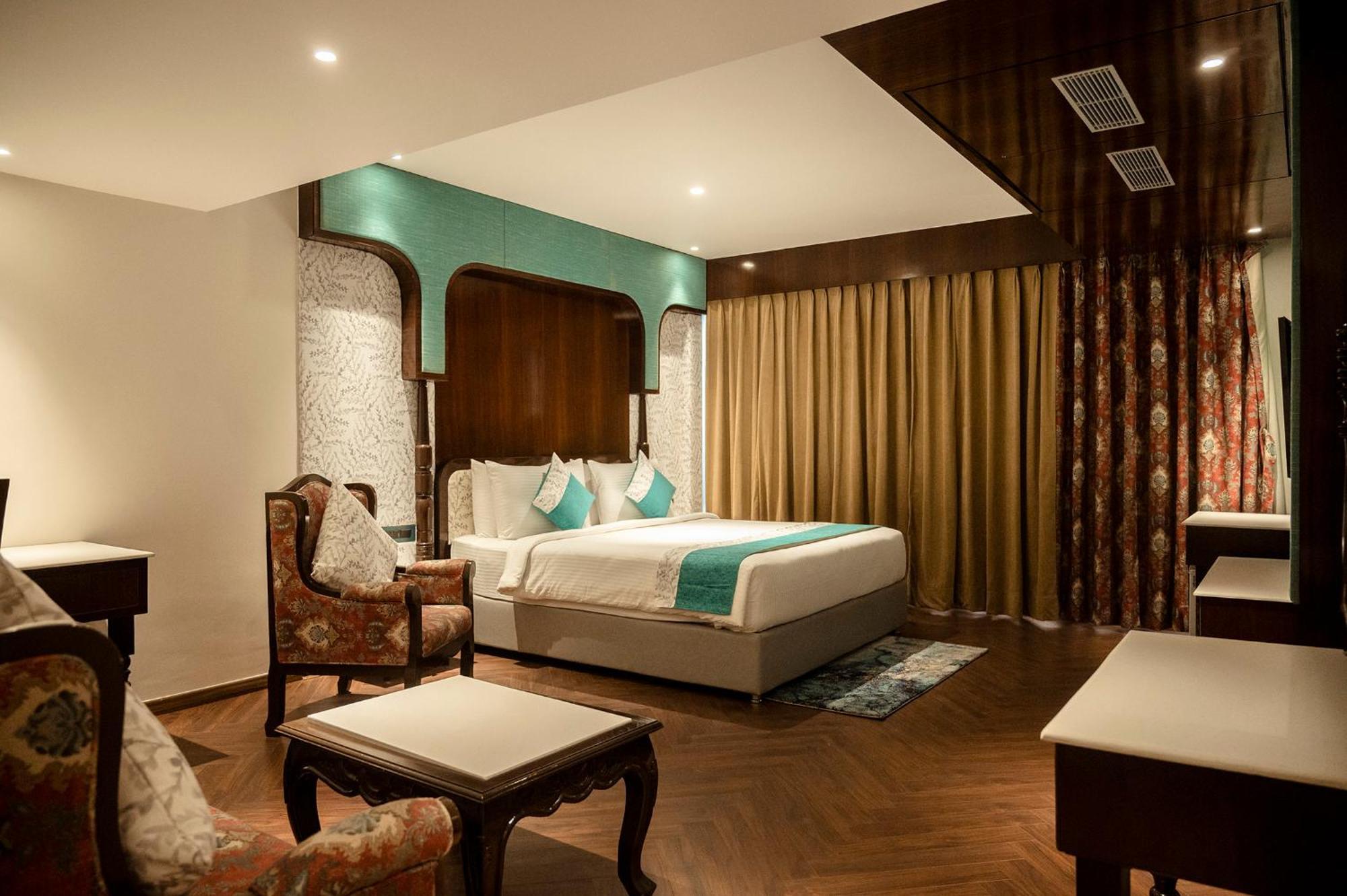 Hotel Lake View Baharampur Buitenkant foto