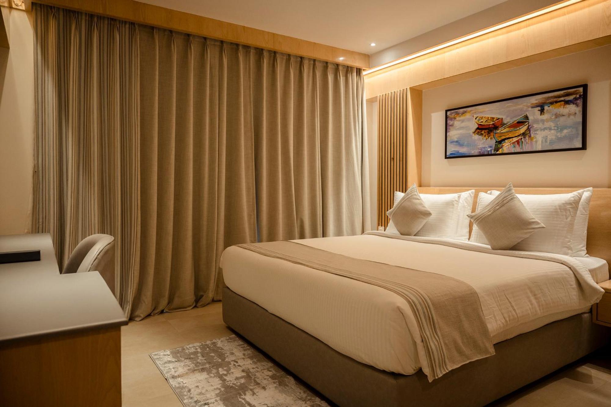 Hotel Lake View Baharampur Buitenkant foto