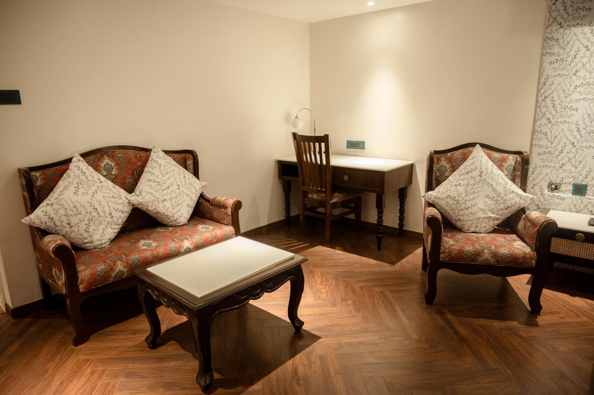 Hotel Lake View Baharampur Buitenkant foto